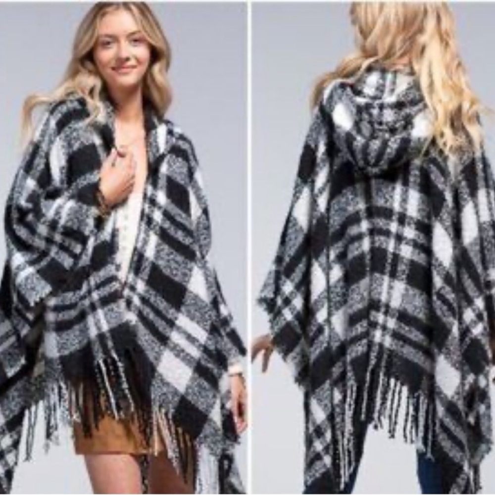 Black and White Buffalo Plaid wrap with Fringe macchia Di ruggine